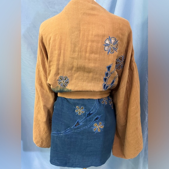 INDAH Bohemian Blue & Tan Cotton Kimono Coverup Cut-Out Floral Detail Top Sz S/M - Picture 2 of 9